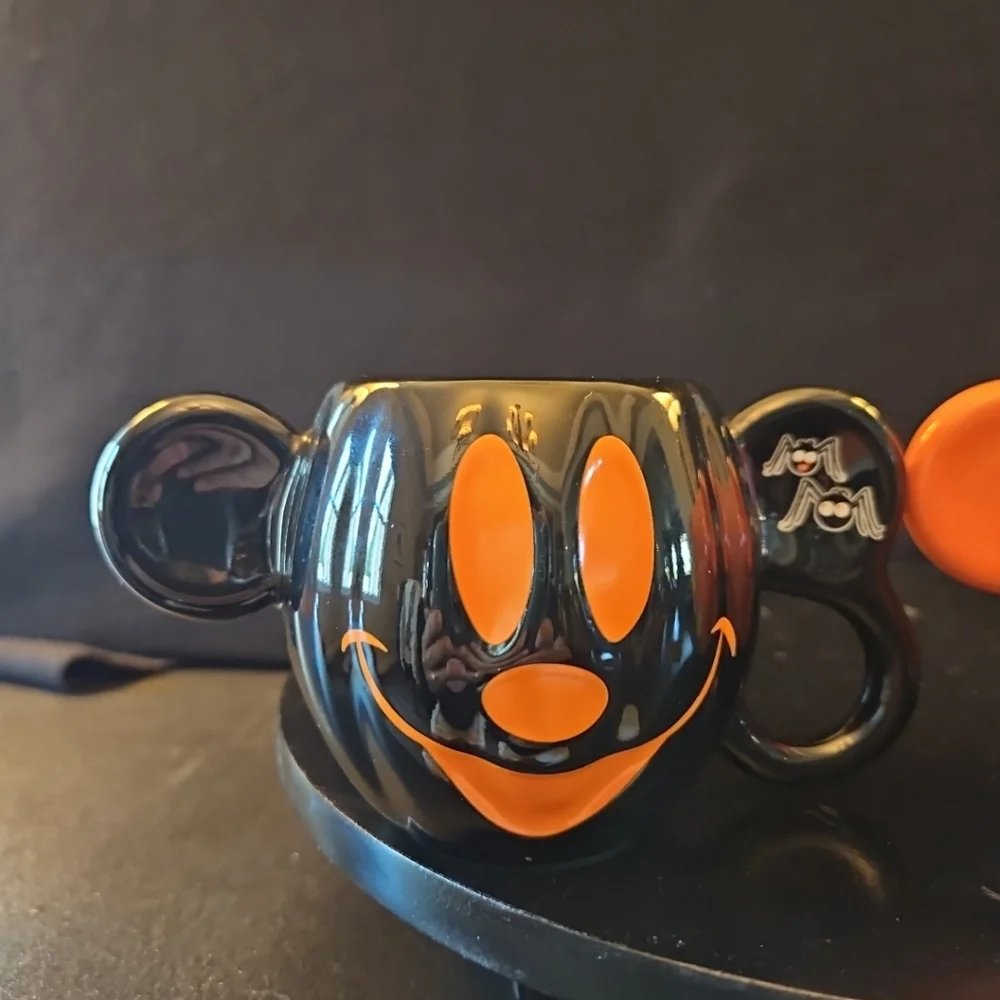 Mickey Mouse Black & Orange Pumpkin Coffee‎ Cups Disneyland Edition